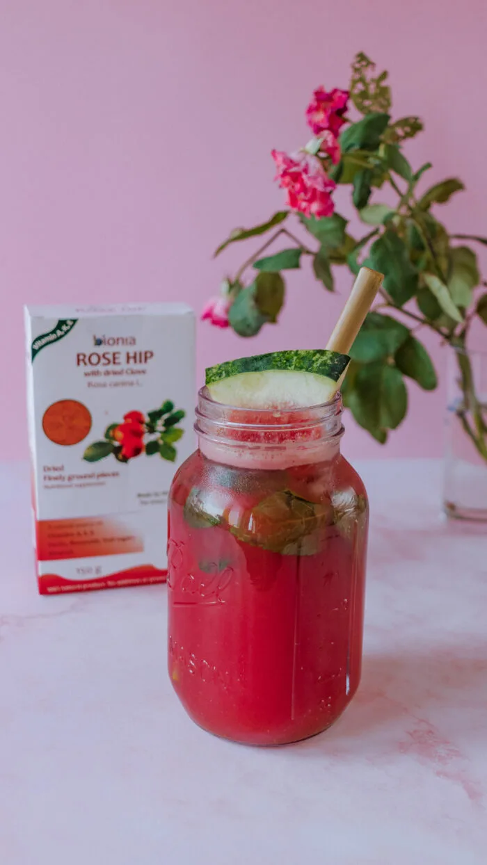 HAGEBUTTE mit Nelke – Bild 4